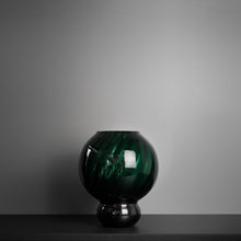 Indlæs billedet i galleriviseren, Meadow Swirl Vase - Green
